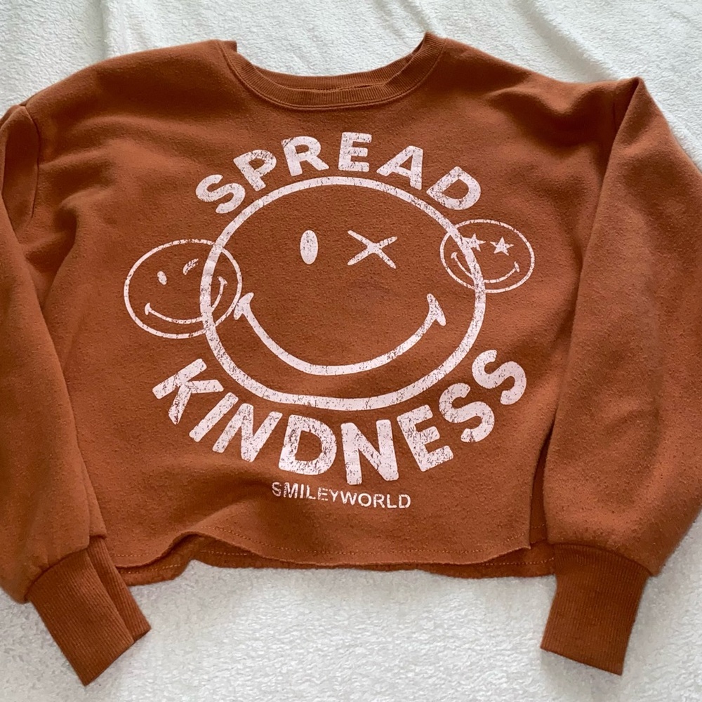Smiley world “spread kindness” sweatshirt ☺️